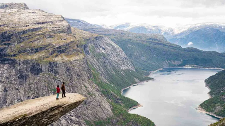 Best Travel Credit Cards You Should Consider In 2025