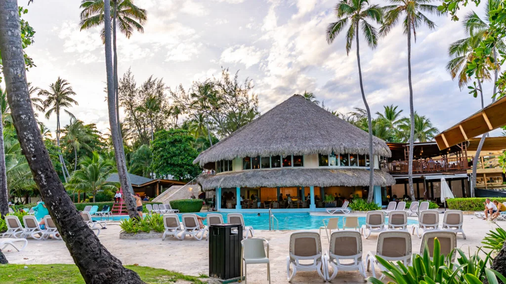 Pool and the restaurant